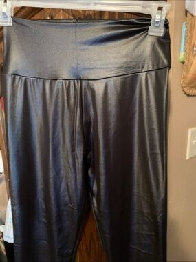 RIVA black faux leather high waisted smooth leggings (L)